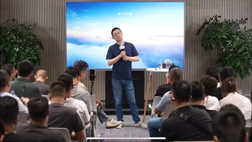 开云体育-李斌遭老车主怒怼5分钟！五大灵魂拷问直戳蔚来痛点