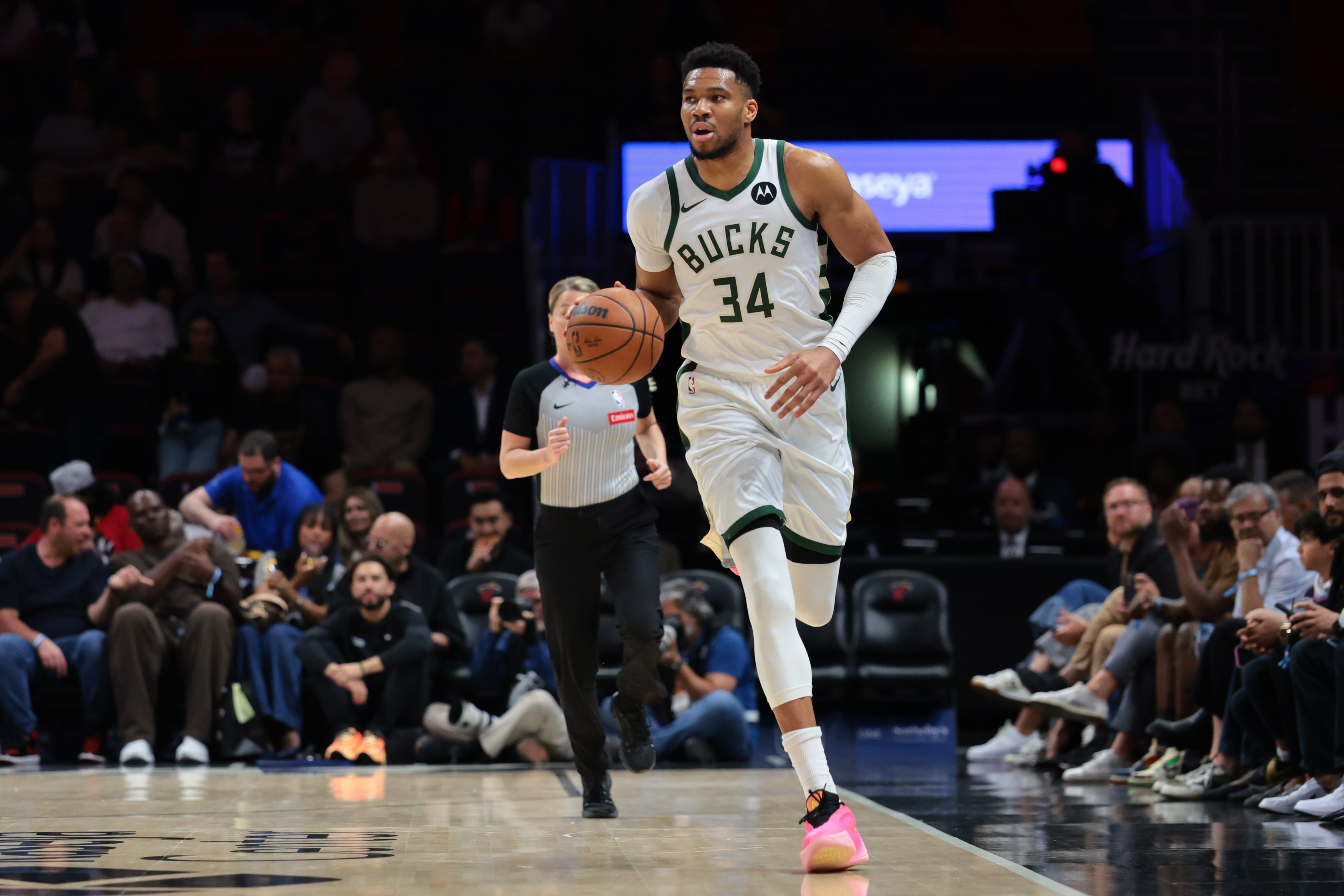 kaiyun-德隆：希望字母哥能来爵士 我们可是有很多的选秀权